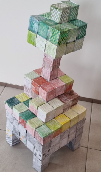 Un arbre Minecraft en cube de papier