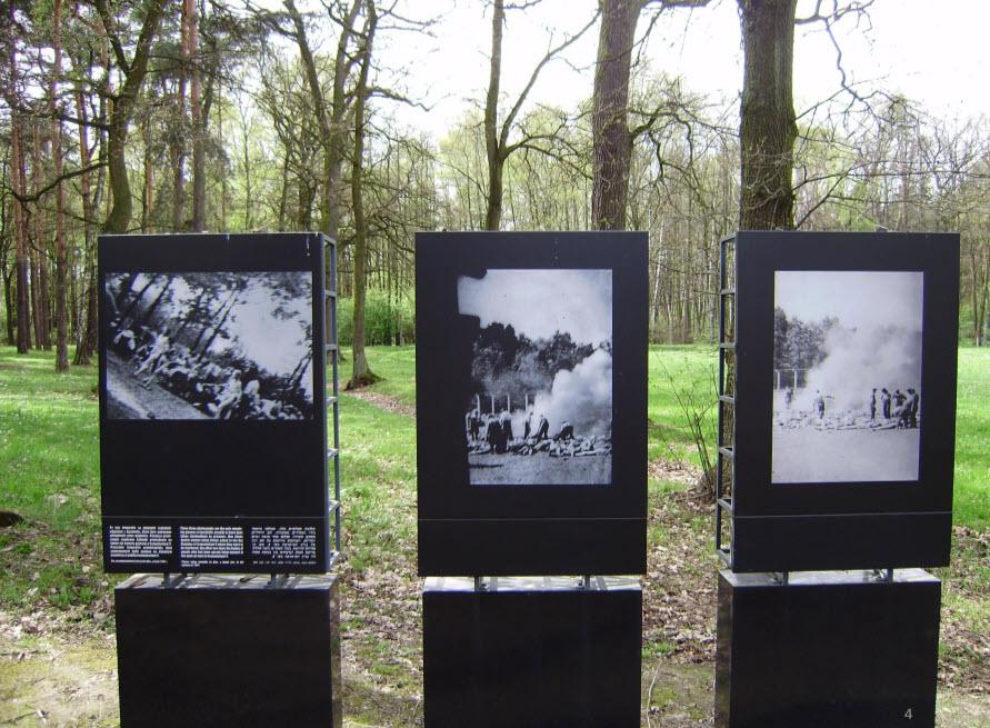 Près du camp de Birkenau Avril 2016 : un bois, un champ et des panneaux explicatifs sur la Shoah