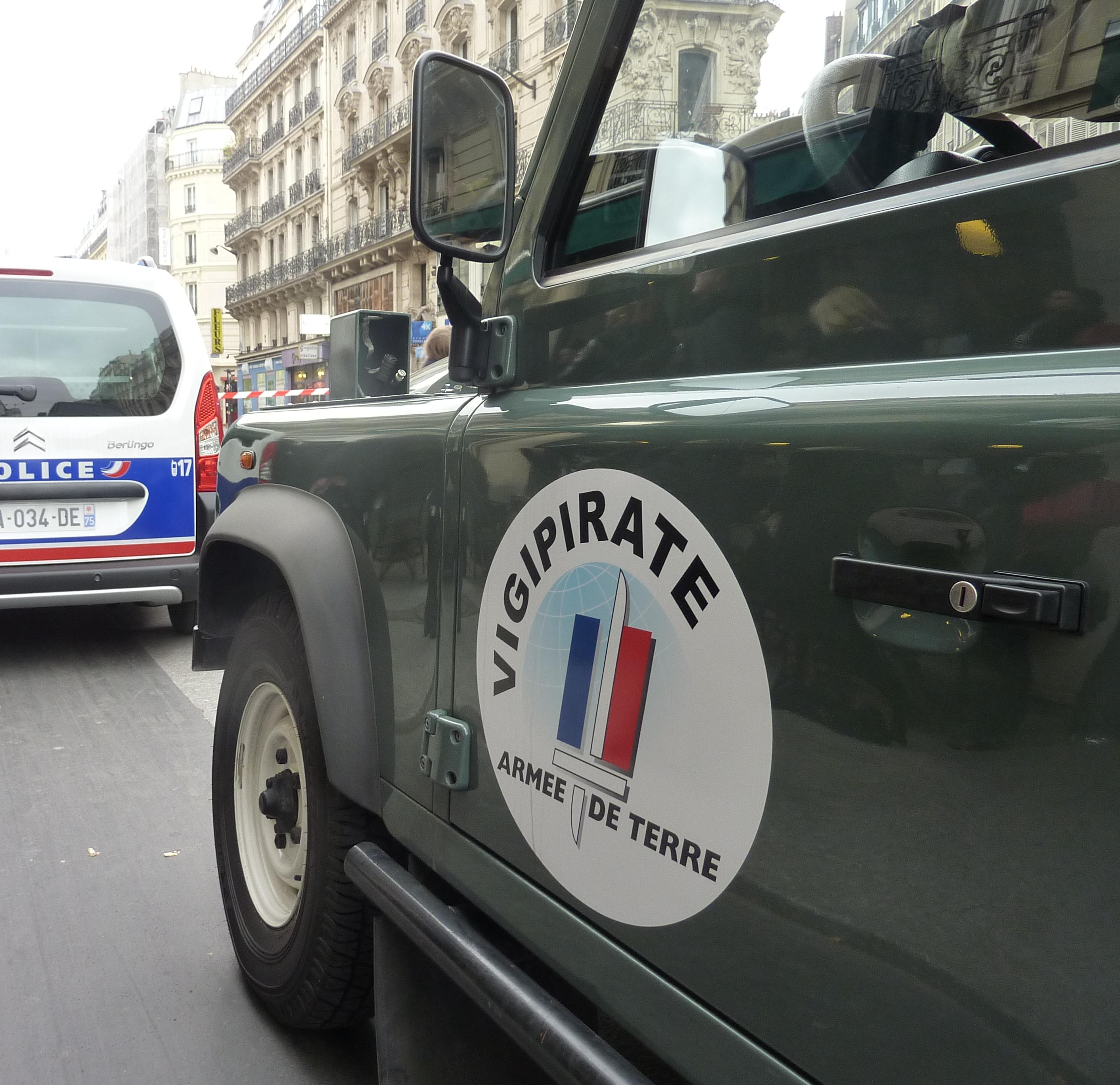 voiture de police vigipirate