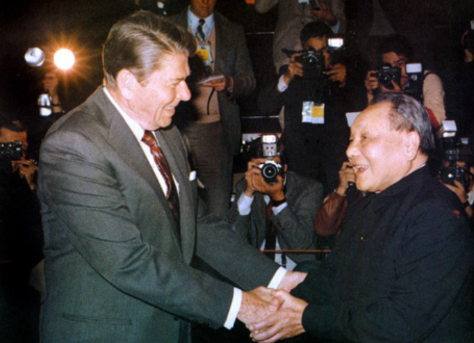 Ronald Reagan et Deng Xiaoping en 1984