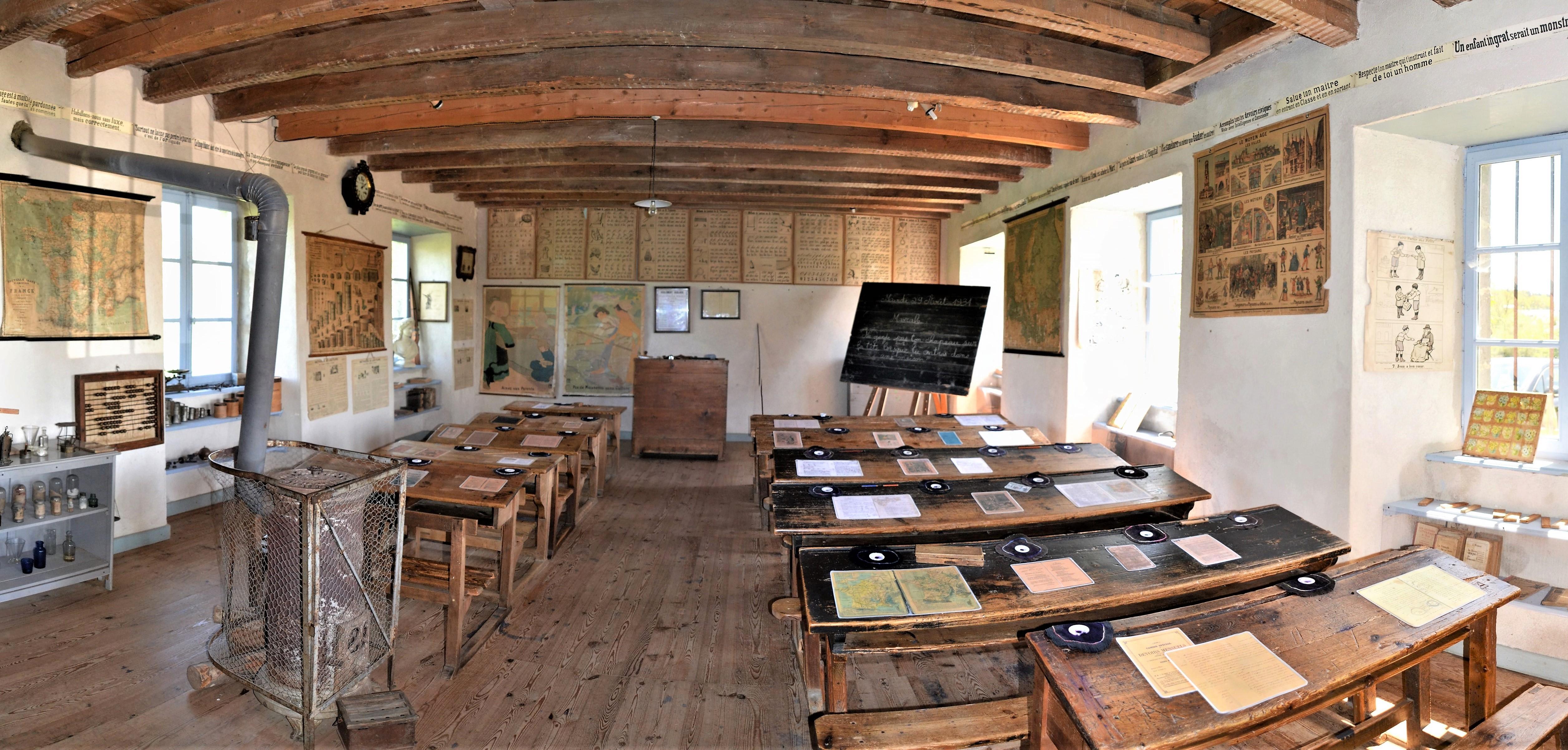 L'école de Signalauze dans le Cantal