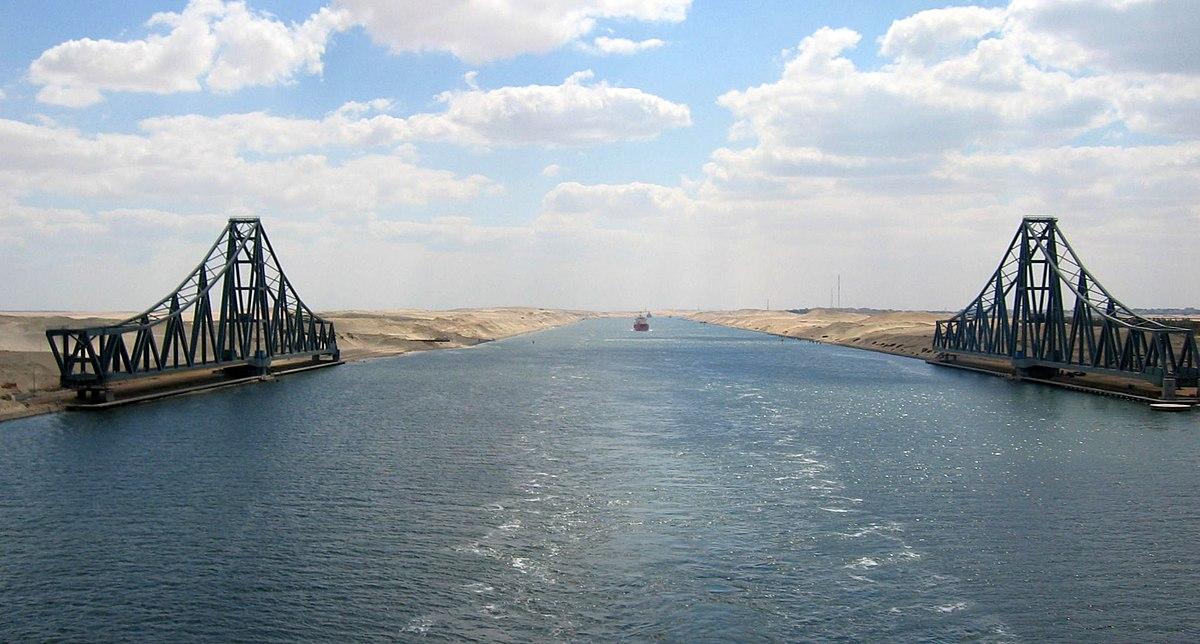 Le canal de Suez et le pont El Ferdan